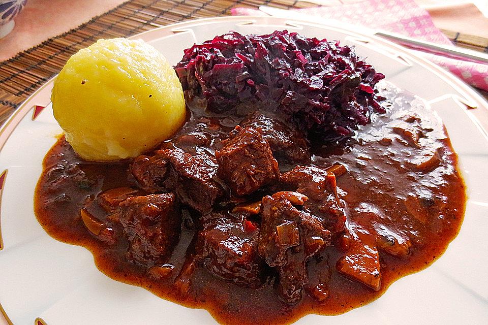 Hirschgulasch: ganz fantastisch, für uns jedes Mal ein Highlight!